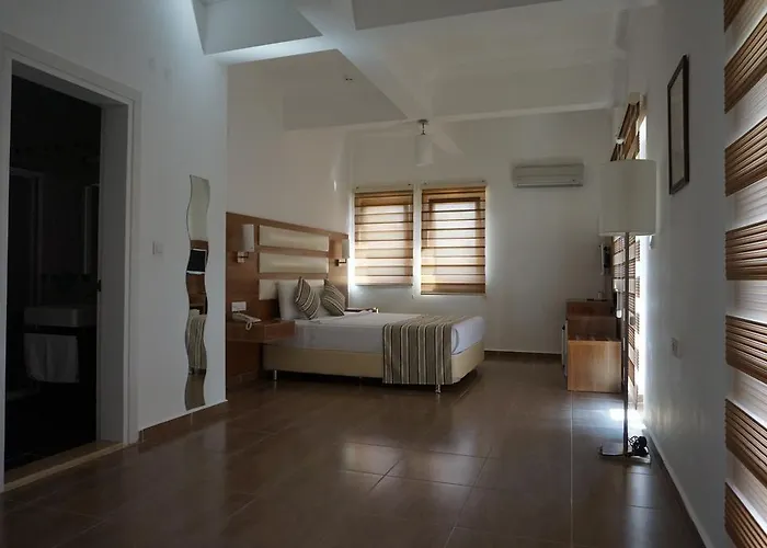 Ξενοδοχείο Royal 3*